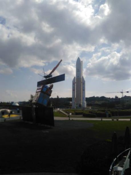 On a tenté pour vous… un voyage dans l’espace ! 14202843_10202323074394870_1069235480_o