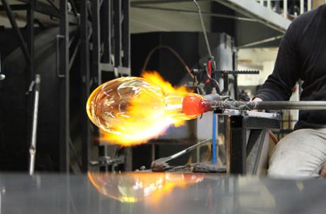 Vase Fall la fleur en valeur par Rémi Casado Vase-Fall-fleur-valeur-Rémi-Casado-13