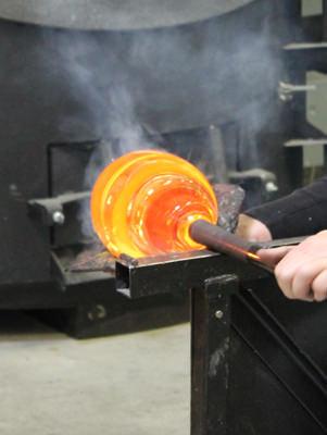 Vase Fall la fleur en valeur par Rémi Casado Vase-Fall-fleur-valeur-Rémi-Casado-12