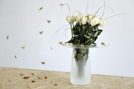 Vase Fall la fleur en valeur par Rémi Casado Vase Fall la fleur en valeur par Rémi Casado