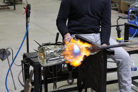 Vase Fall la fleur en valeur par Rémi Casado Vase-Fall-fleur-valeur-Rémi-Casado-10