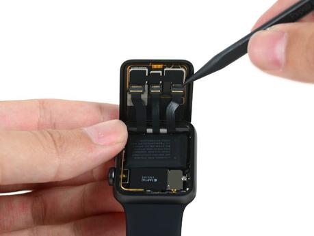 iFixit démonte l’Apple Watch Series 2 : une batterie 36% plus puissante ifixit-apple-watch-series-2