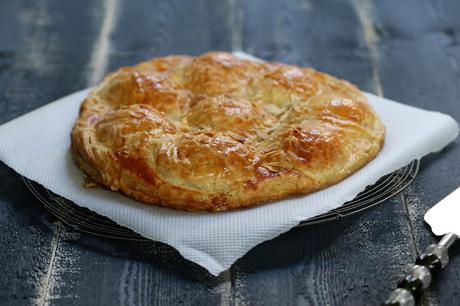 pie ,pommes , pâte feuilletée