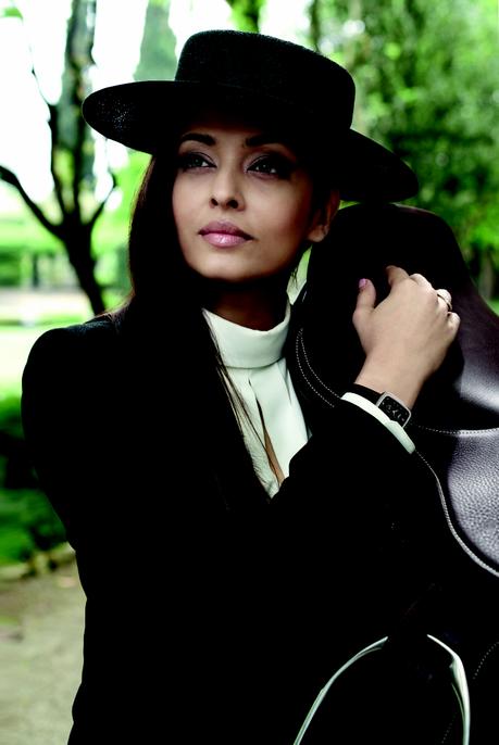 The Longines Equestrian Collection s’enrichit de nouvelles déclinaisons inspirées par la passion de la marque pour l’univers équestre The Longines Equestrian Collection_2016_Pictures_Aishwarya_Rai_PR1_CMYK