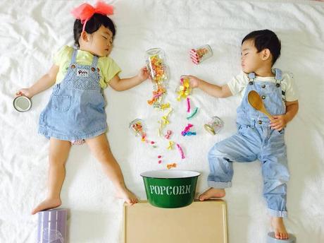 Cette maman japonaise s’est amusée à transformer ses enfants pendant qu’ils dorment
