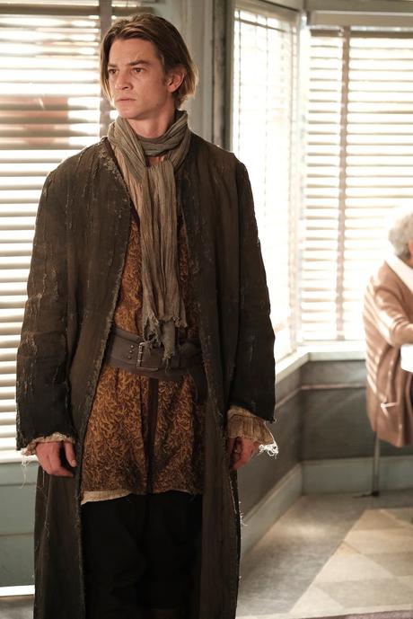 Once Upon Time Synopsis photos promos l'épisode 6.02 Bitter Draught