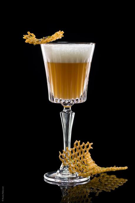 cocktail-bumble-bee-le-bar-botaniste-shangri-la-hotel-paris-romeobalancourt