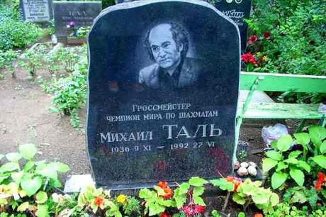 La tombe du 10ème champion du monde d'échecs Mikhail Tal - Photo © site officiel