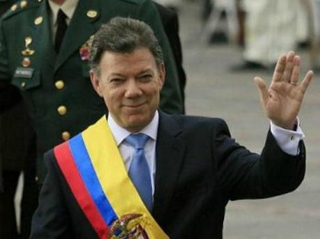 Juan Manuel Santos consacré apôtre de la paix en Colombie