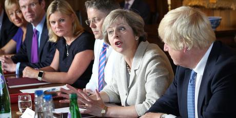 Royaume-Uni : l’Apple Watch interdite dans les réunions des ministres apple-watch-royaume-uni-ministre