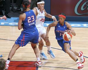 WNBA: Détroit se rapproche du sommet.