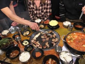 BBQ coréen dans un restaurant à Séoul Sansgu