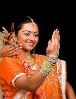 Et bien dansez Bollywood maintenant ! Avec les nouveaux cours de danses Indiennes à Paris