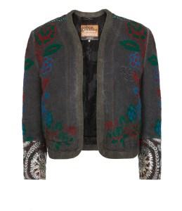 Vivienne Westwood se lance dans le see now-buy now 630189500d-603-ct_0193_whiteredgreen_fr