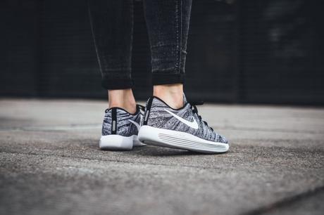 Nike LunarEpic Low Flyknit Black White Nike LunarEpic Low Flyknit Black White