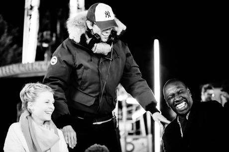 DEMAIN TOUT COMMENCE avec Omar Sy et Clémence Poésy - La Bande Annonce du film ! au Cinéma le 7 Décembre 2016 DEMAIN TOUT COMMENCE Diaporama des photos du Film
