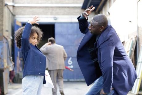 DEMAIN TOUT COMMENCE avec Omar Sy et Clémence Poésy - La Bande Annonce du film ! au Cinéma le 7 Décembre 2016 DEMAIN TOUT COMMENCE Diaporama des photos du Film