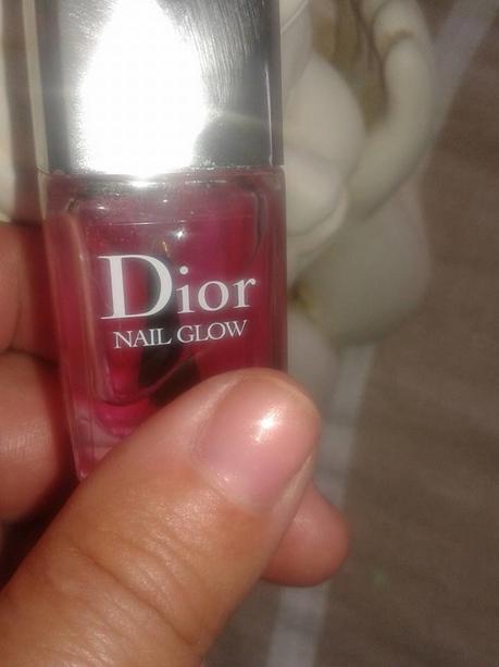 french manucure signé  dior et son nail glow