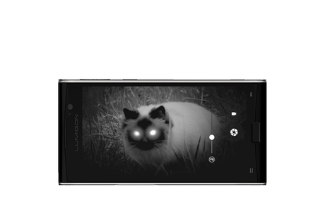 Lumignon présente son smartphone doté d'un capteur à vision nocturne, le T3