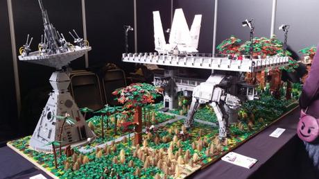 FACTS 2016, de retour à la Comic Con Belge La lune forestière d'Endor en LEGO.