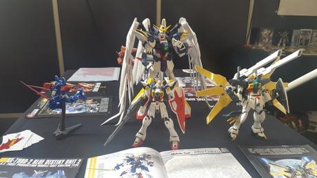 FACTS 2016, de retour à la Comic Con Belge Ils sont 5. 5 jeunes et fougueux pilotes, recrutés parmi les meilleurs pour libérer les colonies de l'espace du joug de leurs oppresseurs (oui, le fandom Gundam Wing vit encore)