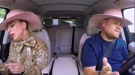 Carpool Karaoké : Lady Gaga chante dans la voiture de James Corden