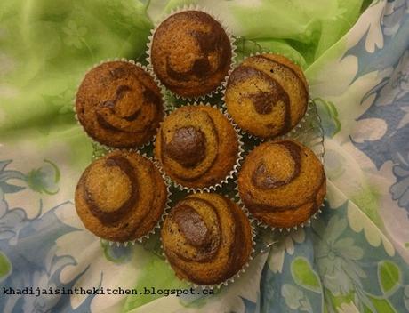 MUFFINS ZEBRÉS À LA BANANE / BANANA ZEBRA MUFFINS / MUFFINS CEBRA CON BANANA / مافن الموز مخطط بالكاكاو