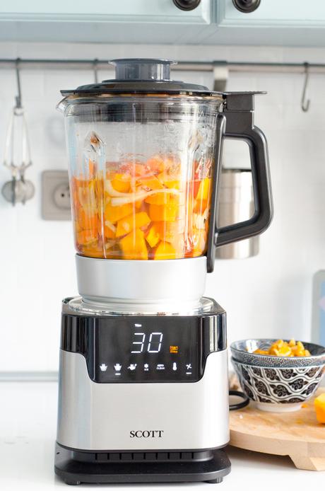 Soupe potimarron carottes et crackers maisons avec le blender scott