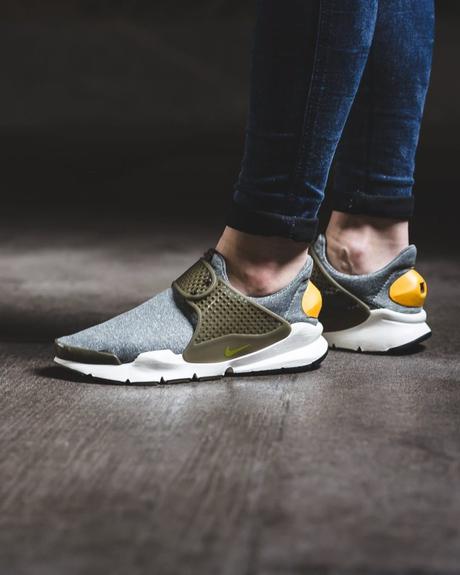 Nike Sock Dart SE Dark Loden Nike Sock Dart SE Dark Loden