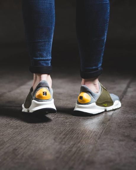 Nike Sock Dart SE Dark Loden Nike Sock Dart SE Dark Loden