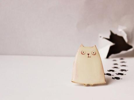 Et si on etsy ! Broche chat blanc, Dinabijushop, 20,25€, en vente sur Etsy.