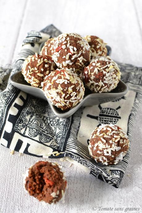 Cake balls sans cuisson {choco - coco - baies de goji} Cake balls / Energy balls
