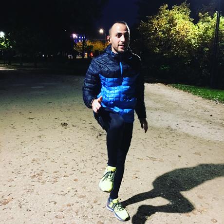 LegeekSportif : deux exercices que je réalise très souvent, Montées de genoux et les SQUATS LegeekSportif : deux exercices que je réalise très souvent, Montées de genoux et les SQUATS