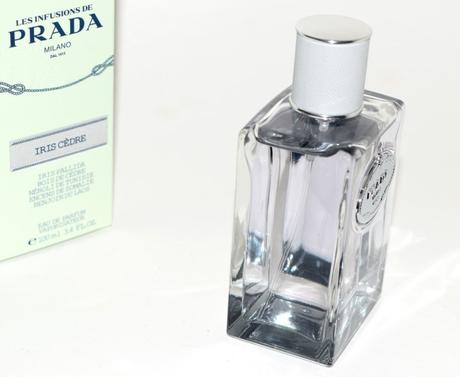 Infusion Prada Iris Cèdre, un parfum très raffiné. Test & avis Iris Cèdre