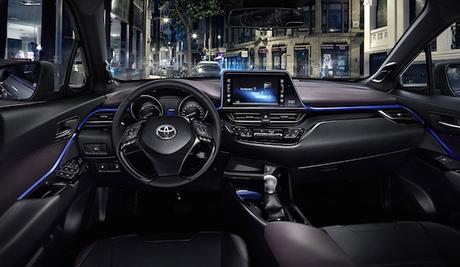 Toyota C-HR – Un crossover hybride magnifique toyota-c-hr-crossover-interieur