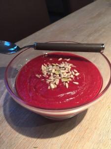 UNE RECETTE DE SOUPE COLOREE ET VEGAN @yaquoidansmonfrigo.com