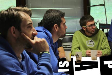 Réunion développement matériel avec la Team Slack.fr Réunion développement matériel avec la Team Slack.fr