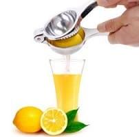 10 outils de cuisine qui vous feront manger plus santé Outils de cuisine - presse-agrumes