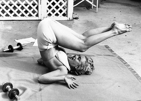 Marilyn et le yoga Marilyn et le yoga