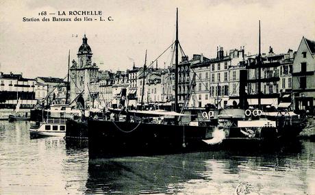 L'aventure maritime débute en 1867 dans le port de La Rochelle. Les premiers vapeurs des frères Delmas transportent les passagers vers les îles des pertuis.