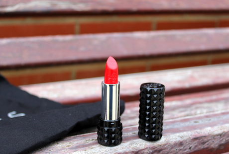 Kat von D -Studded Kiss Lipstick – Underage Red blog-beaute-nantes-le-rouge-par-kat-von-d