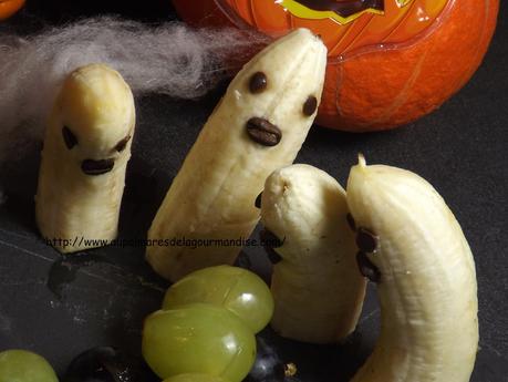 Petites pizza araignées d'Halloween, doigts de sorciére ensanglantés,fantomes bananes et chenilles qui font peur!
