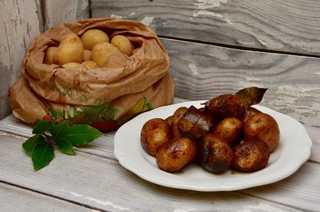 Pommes de terre grenailles sautées à l'ail et au laurier Pommes de terre grenailles sautées à l'ail et au laurier