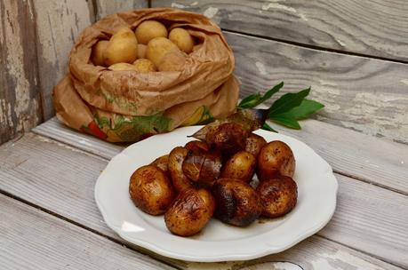 Pommes de terre grenailles sautées à l'ail et au laurier Pommes de terre grenailles sautées à l'ail et au laurier