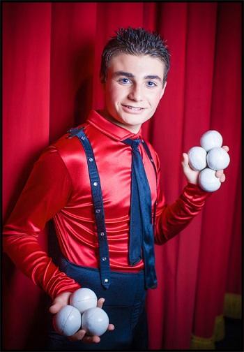 Le jongleur le plus rapide du monde jongleur le plus rapide du monde