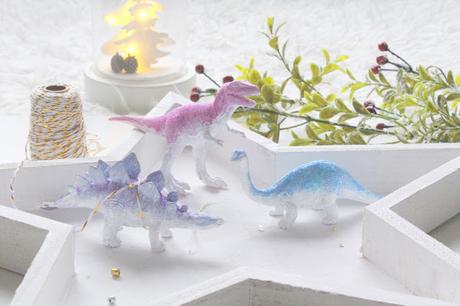 DIY : Dinosaures à Paillettes ! ( pour le sapin...ou pas ♥ )