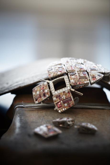 CHANEL Horlogerie remporte le Grand Prix d’Horlogerie de Genève dans la catégorie Joaillerie signature-grenat-watch-13-colour