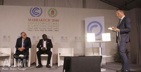 Akon en COP22 promouvoit les nouvelles technologies d’éclairages