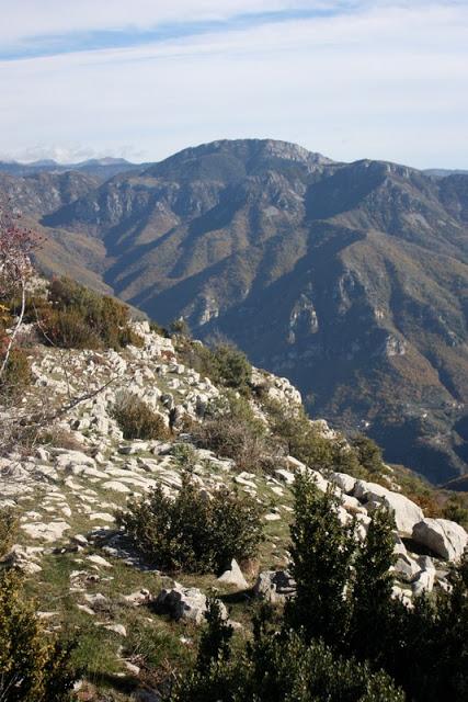 La Madone d'Utelle - Notre-Dame des Miracles: sur les traces de l'ultra-trail du Mercantour. La Madone d'Utelle - Notre-Dame des Miracles: sur les traces de l'ultra-trail du Mercantour.
