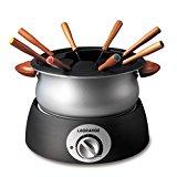 Top 5 des Meilleurs Appareil à Fondue Electrique Puissance : 900W Socle en thermoplastique Caquelon avec revêtement intérieur anti-adhésif Poignées en bois verni Support fourchettes en thermoplastique 8 fourchettes avec manche en bois Clip fixe cordon Range cordon sous l' appareil Thérmostat réglab...